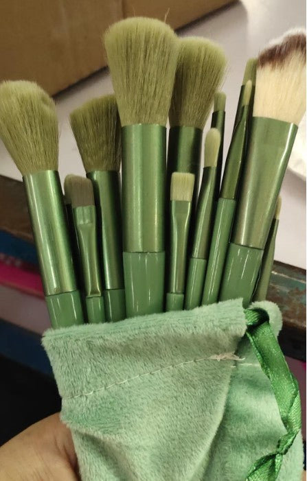 Nuvonna 13-Piece Makeup Brush Set
